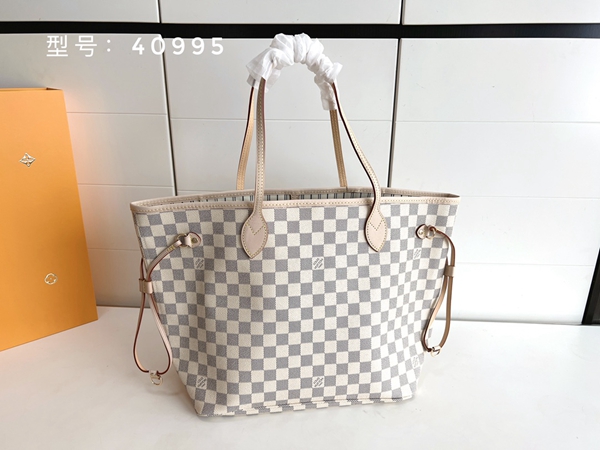 ルイヴィトンバッグ正面デザイン